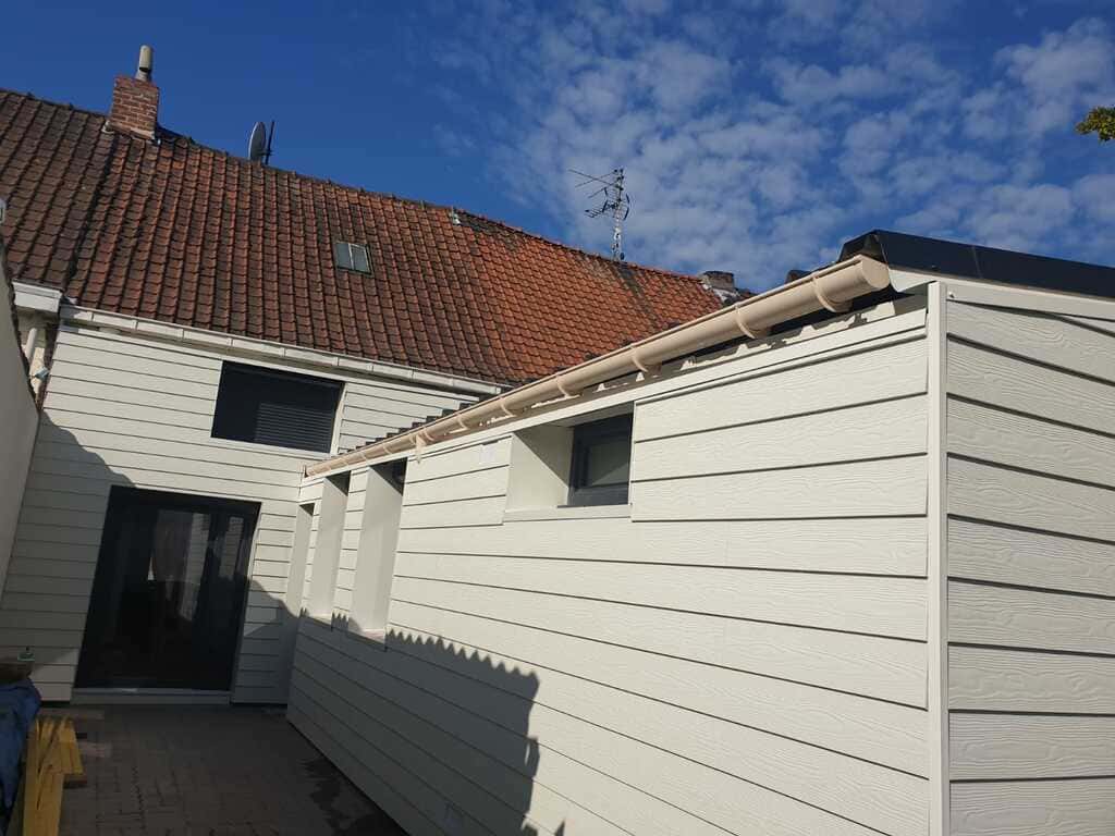 Maison rénovée avec bardage CEDRAL et isolation thermique par l’extérieur à Halluin, réalisée par Applitech Enveloppe