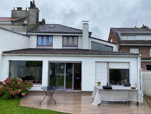 Maison à Marcq-en-Baroeul avant réfection de la toiture en tuiles par une nouvelle couverture en zinc, future intervention d’Applitech Enveloppe.